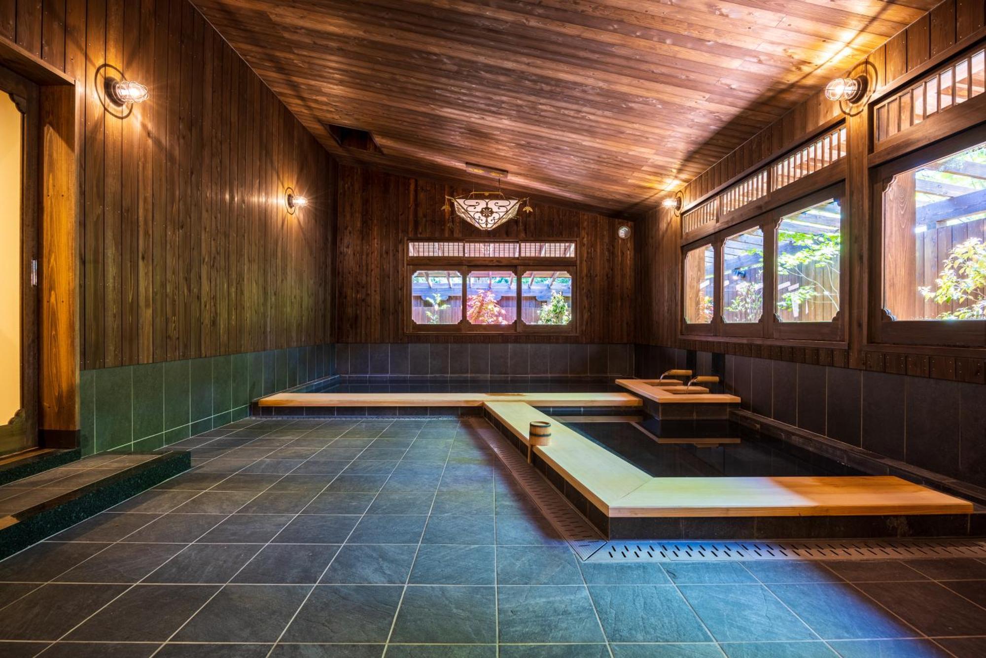 Matsuzakaya Honten Ryokan 4*